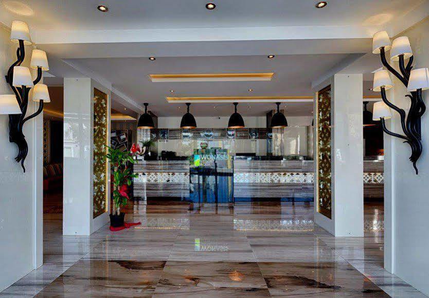 Wonasis Resort & Aqua Hotel Kargipinari Buitenkant foto